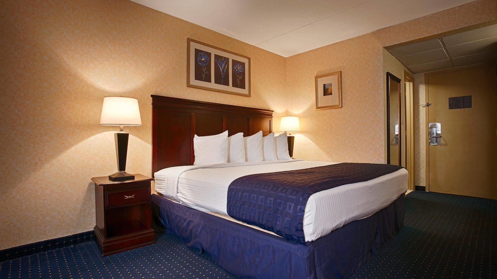 Best Western Historic Frederick Exterior photo
